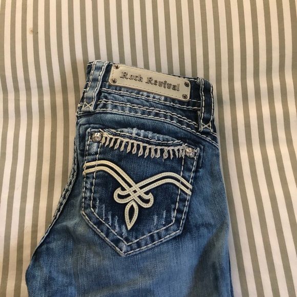 Rock Revival Jeans - Picture 3 of 3